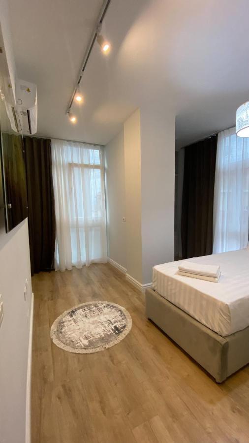 Apartment Centrally Located Glamorous Bright Near Bazaar Tirana