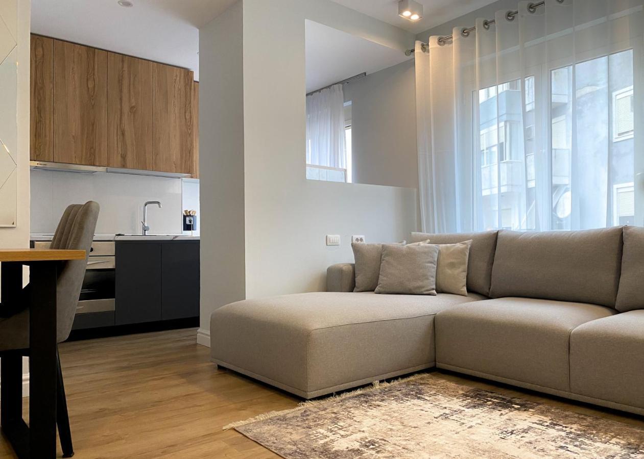 Apartment Centrally Located Glamorous Bright Near Bazaar *